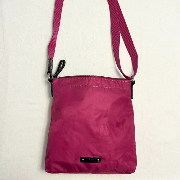 🎉Purse Sale🎉 Nine West Hot Pink Crossbody Purse/Bag  9 ½” x 10” - Picture 7 of 10